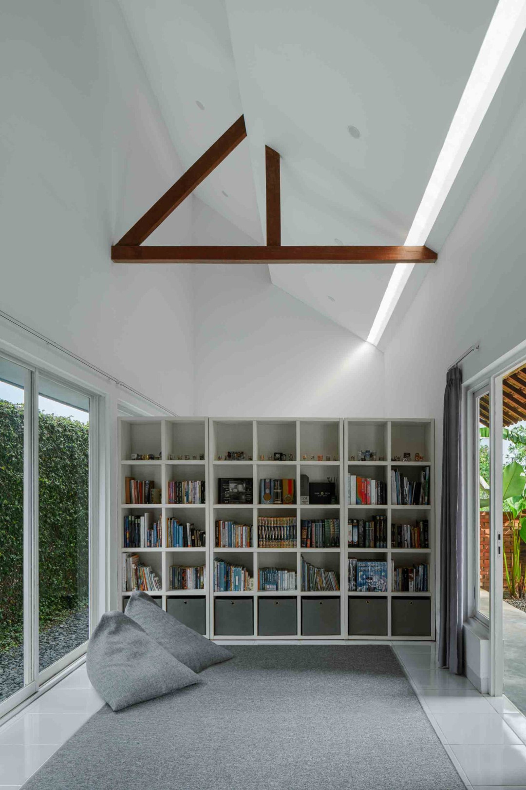 Omahdesa Reinterprets Local Architecture Wisdom Through Materials, Craftsmanship, and Passive Design Omahdesa Reinterprets Local Architecture Wisdom Through Materials, Craftsmanship, and Passive Design