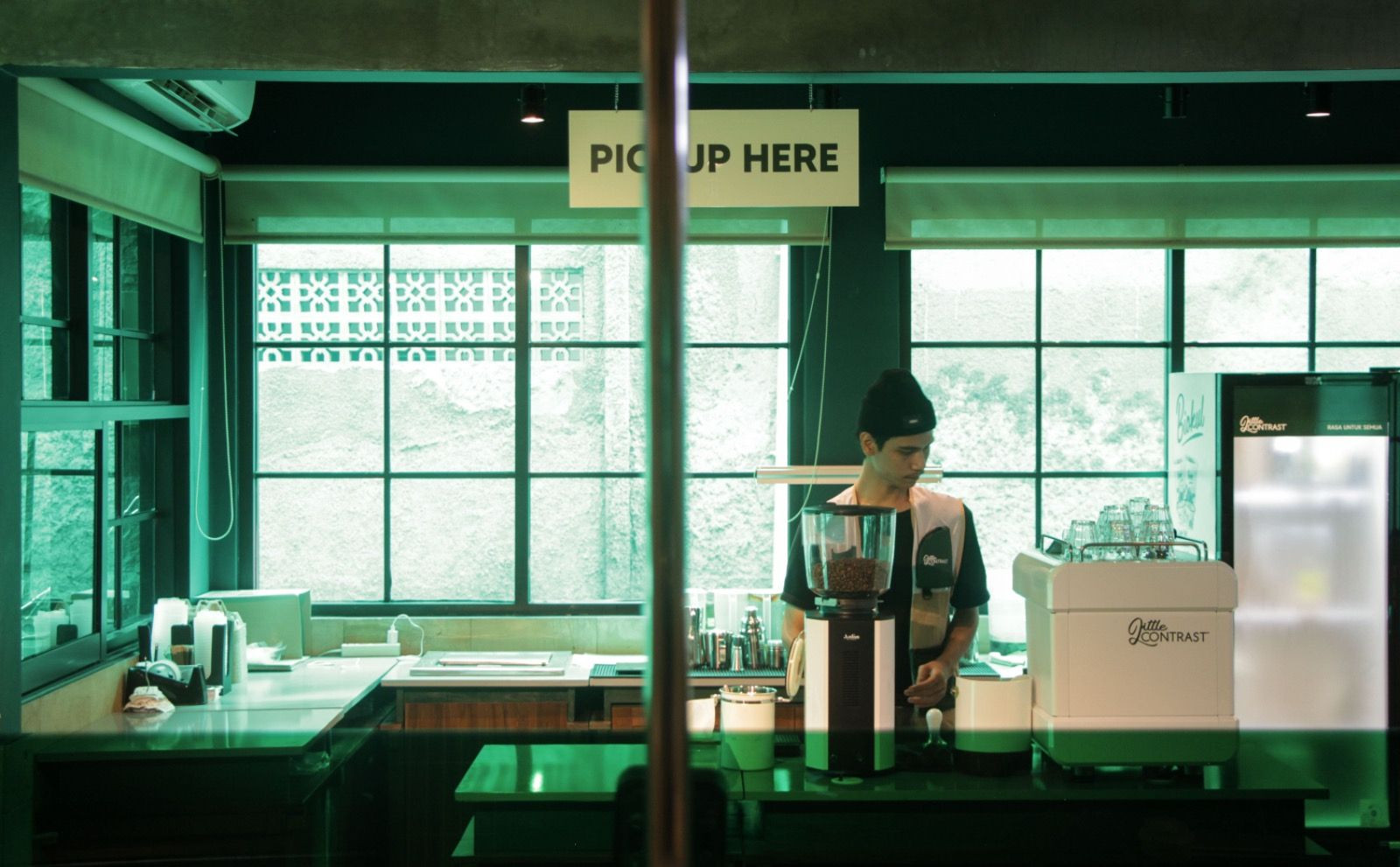 Little Contrast Cawang Provides A Moment of Pause Amidst the Bustling Jakarta through Signature Identity and Materiality Little Contrast Cawang Provides A Moment of Pause Amidst the Bustling Jakarta through Signature Identity and Materiality