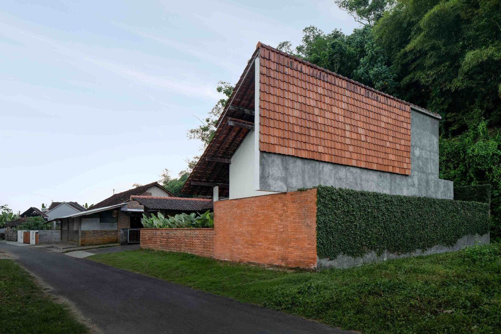 Omahdesa Reinterprets Local Architecture Wisdom Through Materials, Craftsmanship, and Passive Design Omahdesa Reinterprets Local Architecture Wisdom Through Materials, Craftsmanship, and Passive Design