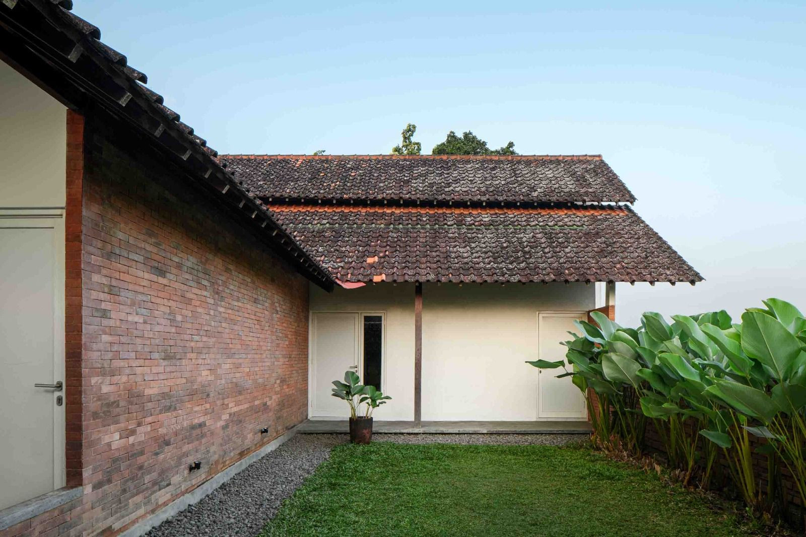 Omahdesa Reinterprets Local Architecture Wisdom Through Materials, Craftsmanship, and Passive Design Omahdesa Reinterprets Local Architecture Wisdom Through Materials, Craftsmanship, and Passive Design