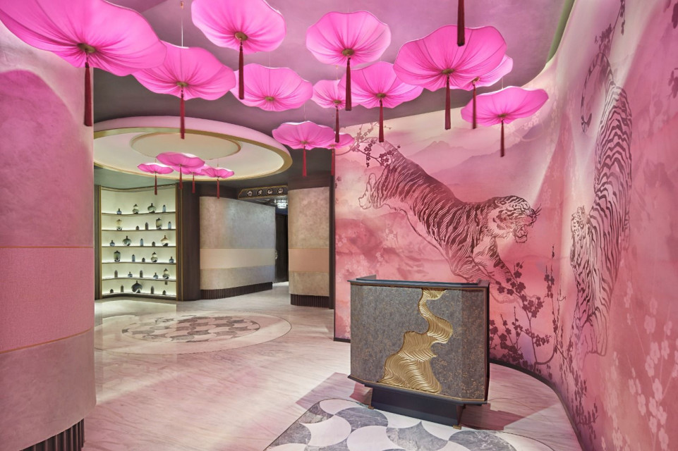 Behind Song Xiang Lou Restaurant: Cultural Depth and Immersive Storytelling