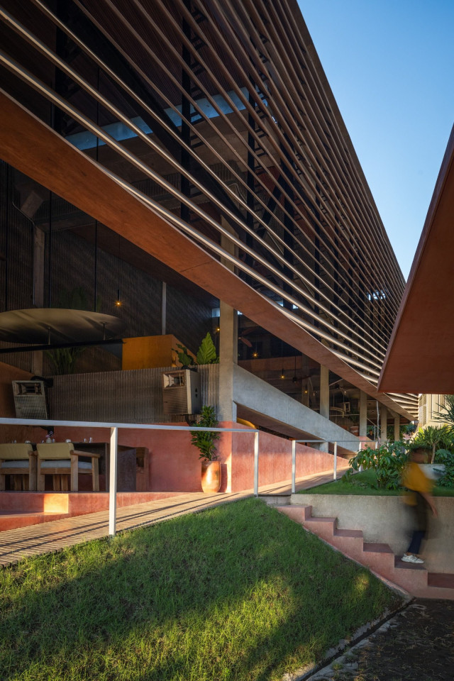 Set n Rise Bali Balances Hospitality and Retail in A Site-Responsive Design Set n Rise Bali Balances Hospitality and Retail in A Site-Responsive Design