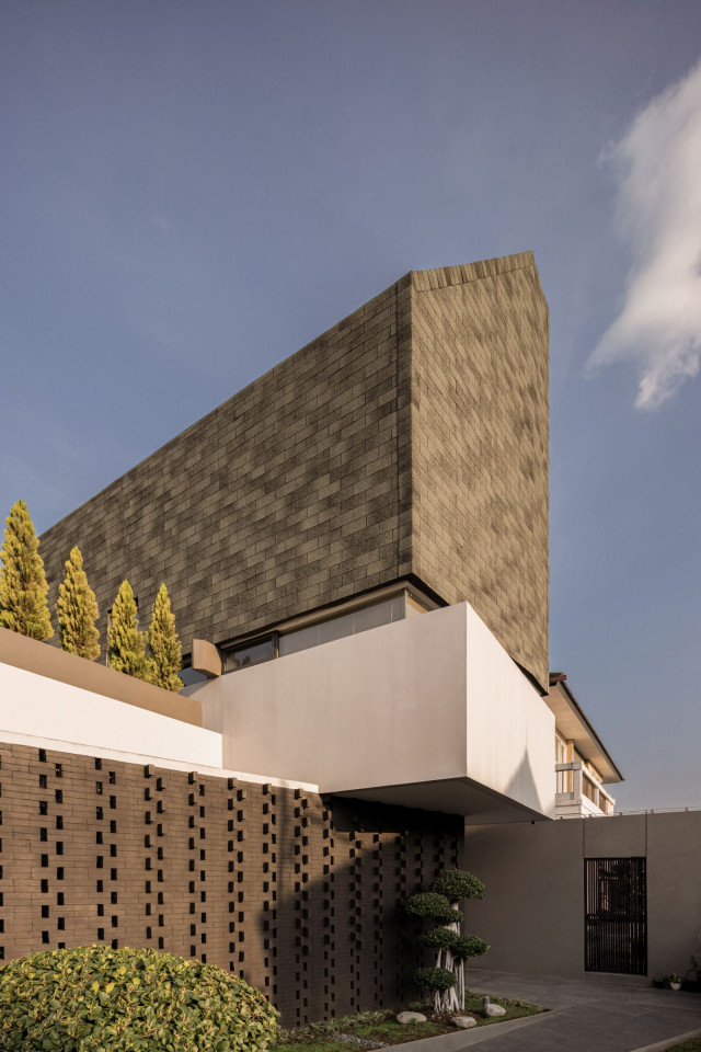 The Implementation of Passive Design Strategies in CI House