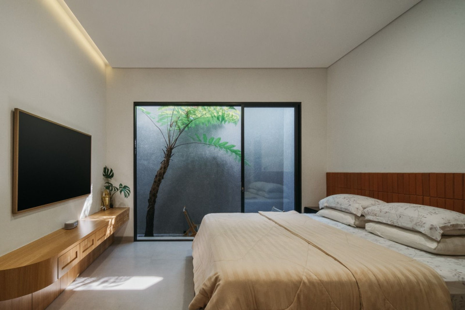 The Duality in the Design of Santhree House