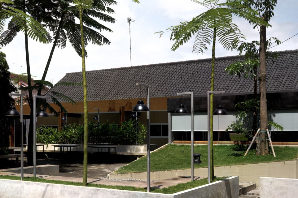 The Implementation of Adaptive Reuse Strategy in Tanaa Coffee