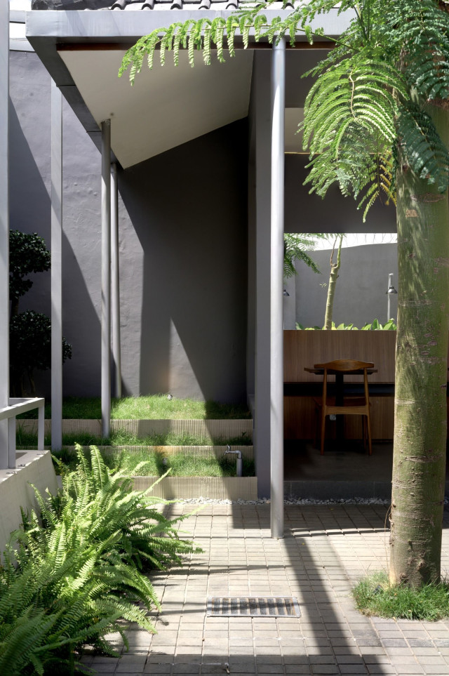 The Implementation of Adaptive Reuse Strategy in Tanaa Coffee